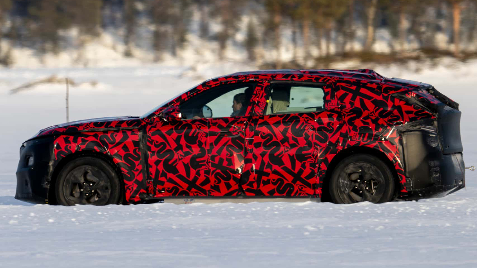 Η Alfa Romeo αποκάλυψε τις πρώτες επίσημες εικόνες της νέας Stelvio